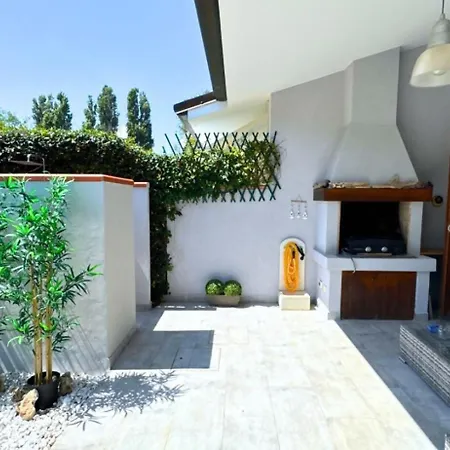 Albarella Con Piscina Piano Unico *